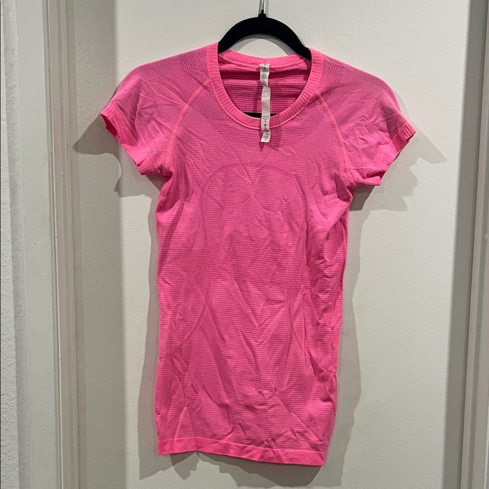 Lululemon Athletica Swiftly Tech Bright Pink Short Sleeve Tee Size 4